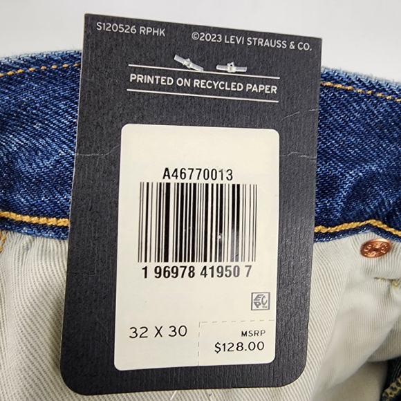 Levis 501 Womens Distressed Button Fly Slim Leg High Rise Stud Accents 32x30 NWT - Picture 16 of 16